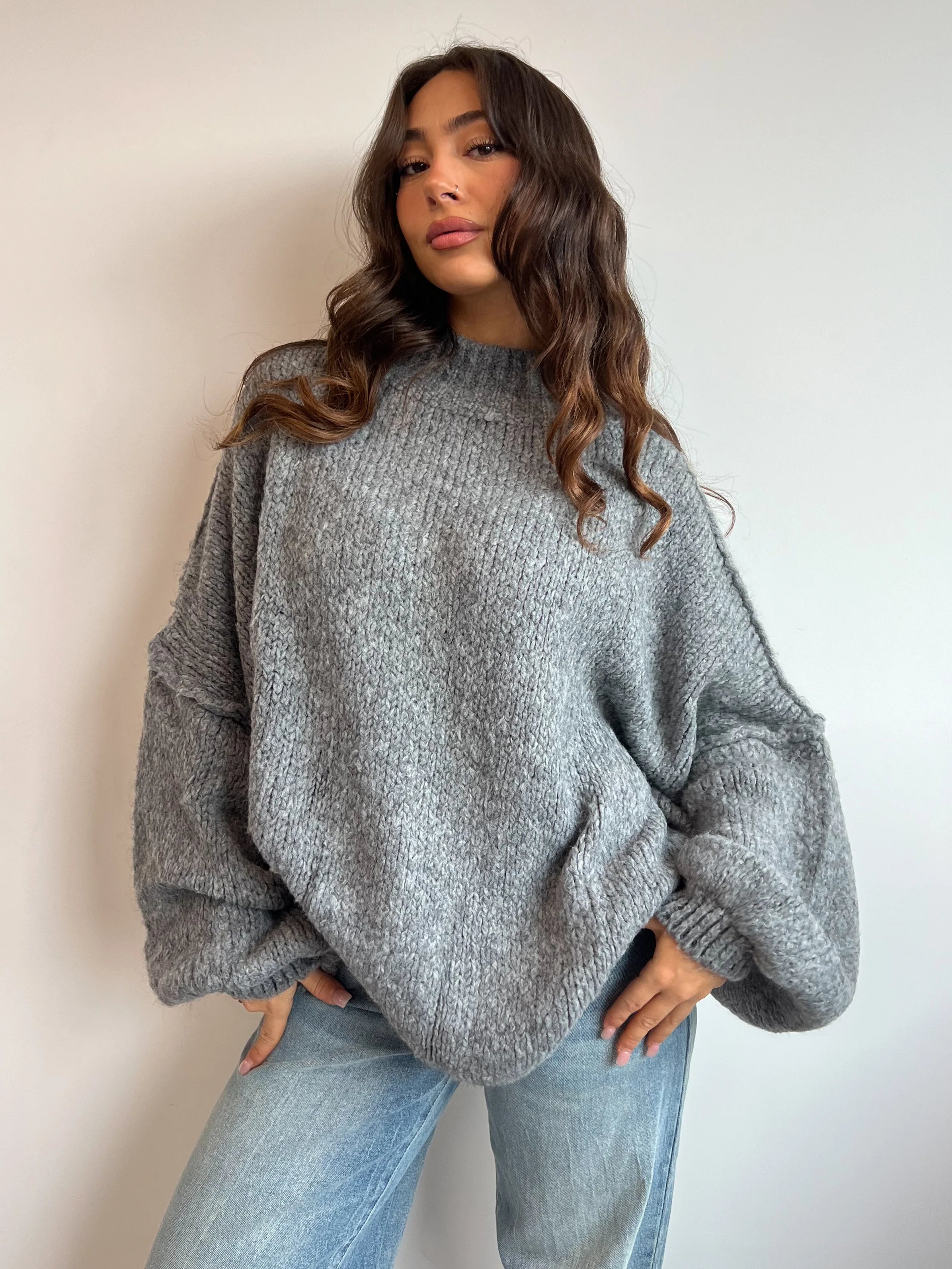 Schwarzer Oversize-Strickpullover - Warme und stilvolle Wahl für den Winter - Weiche Textur