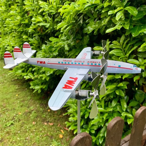 SkySpinner - Nostalgische Flugzeug-Windfahne im Design der L-1049 Super Constellation - Perfekte Gartendekoration