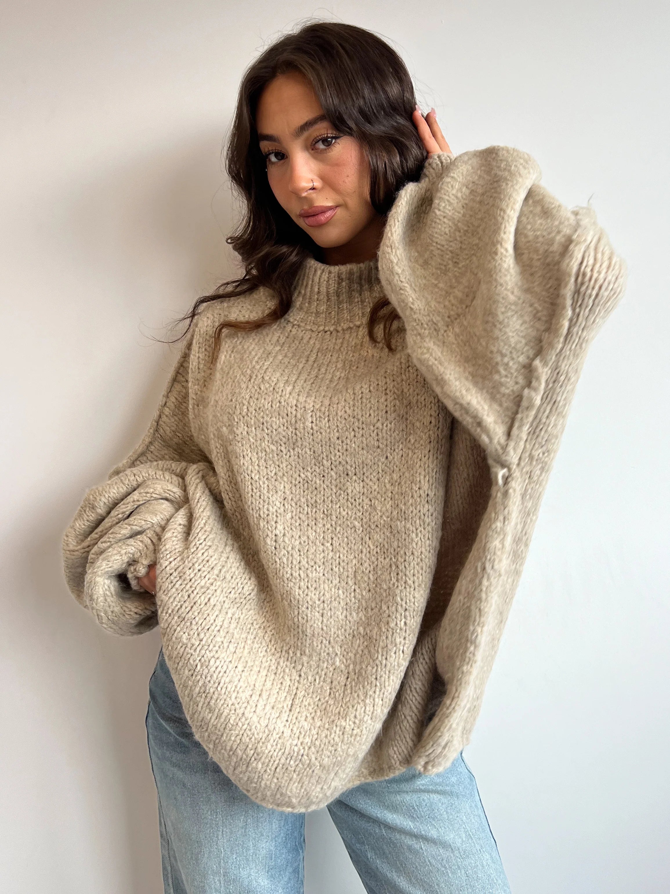 Schwarzer Oversize-Strickpullover - Warme und stilvolle Wahl für den Winter - Weiche Textur