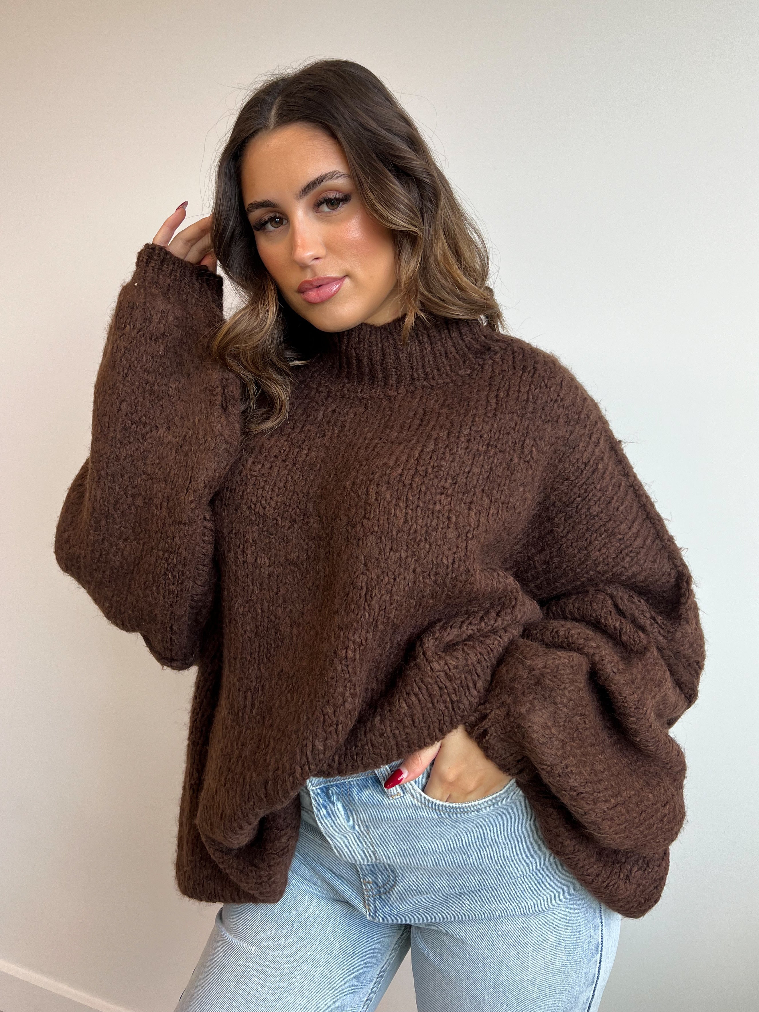 Schwarzer Oversize-Strickpullover - Warme und stilvolle Wahl für den Winter - Weiche Textur